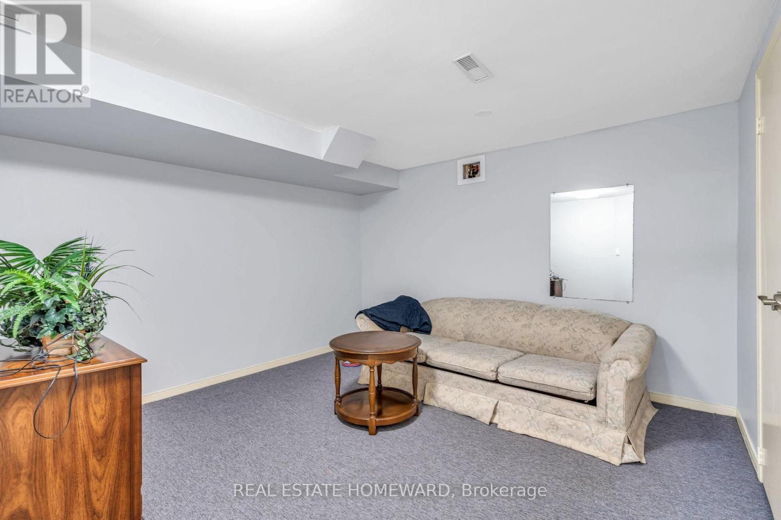 












2032 SHANNON DRIVE

,
Mississauga (Sheridan),




Ontario
L5H3W3

