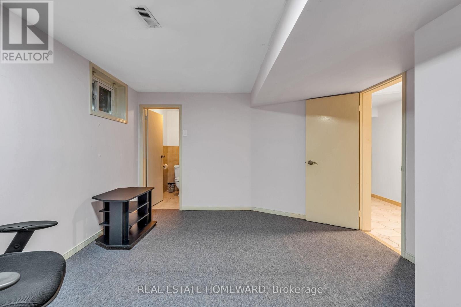 












2032 SHANNON DRIVE

,
Mississauga (Sheridan),




Ontario
L5H3W3

