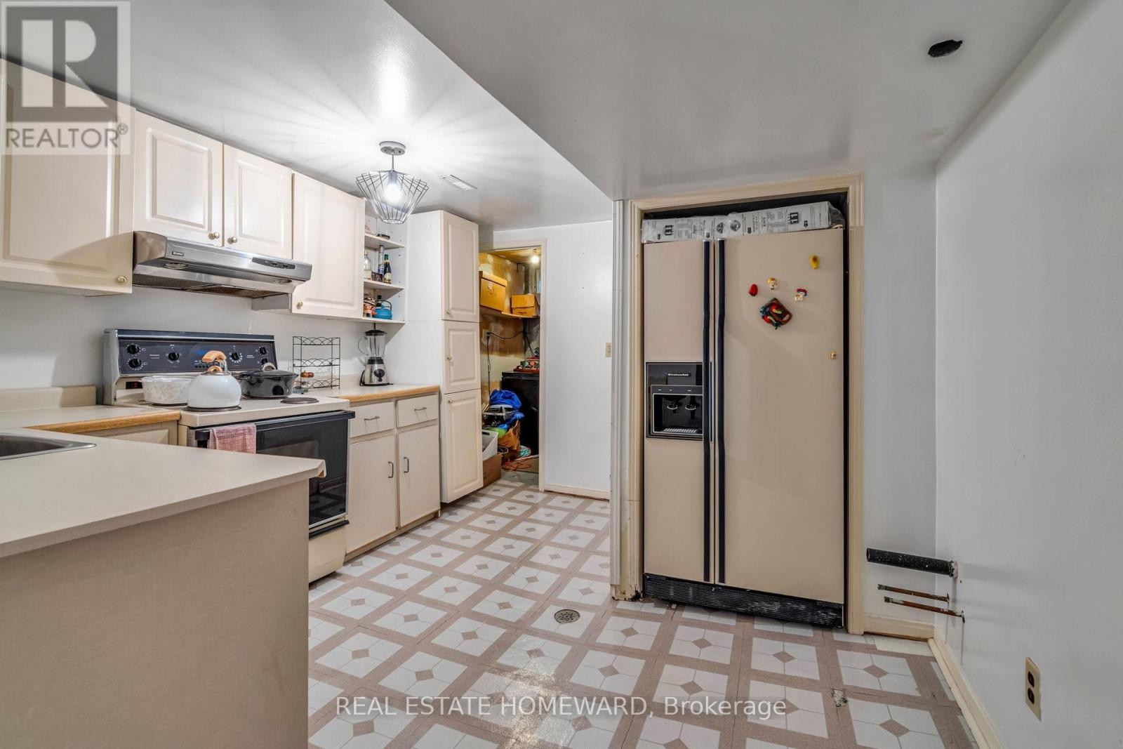 












2032 SHANNON DRIVE

,
Mississauga (Sheridan),




Ontario
L5H3W3

