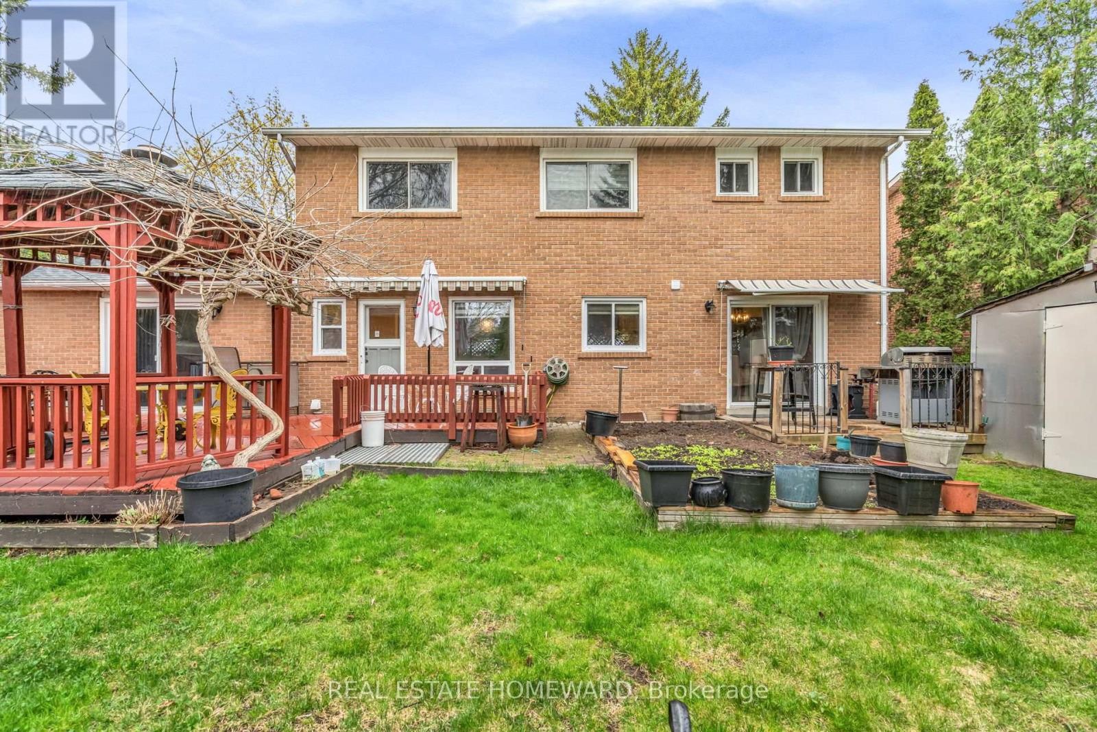 












2032 SHANNON DRIVE

,
Mississauga (Sheridan),




Ontario
L5H3W3

