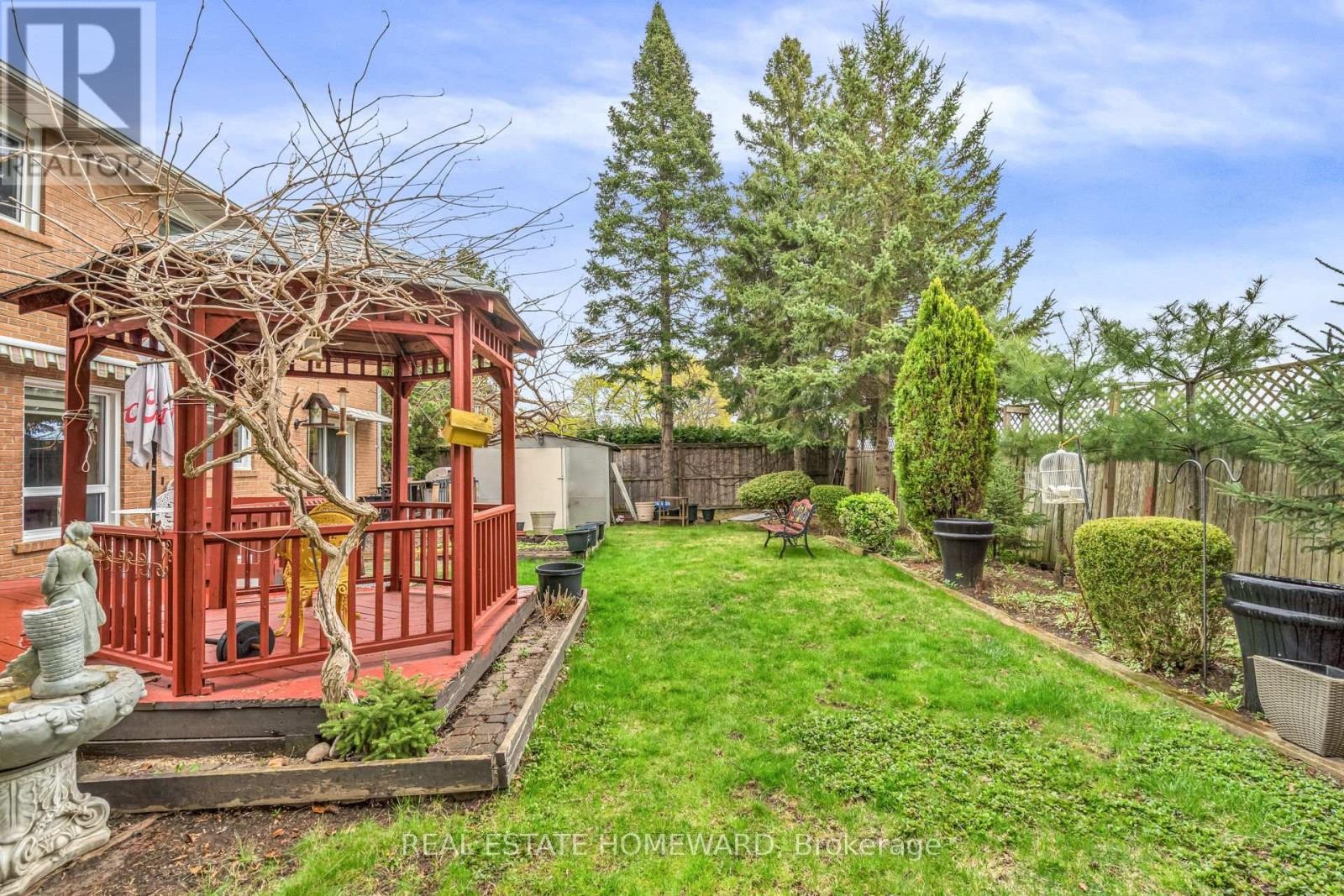 












2032 SHANNON DRIVE

,
Mississauga (Sheridan),




Ontario
L5H3W3

