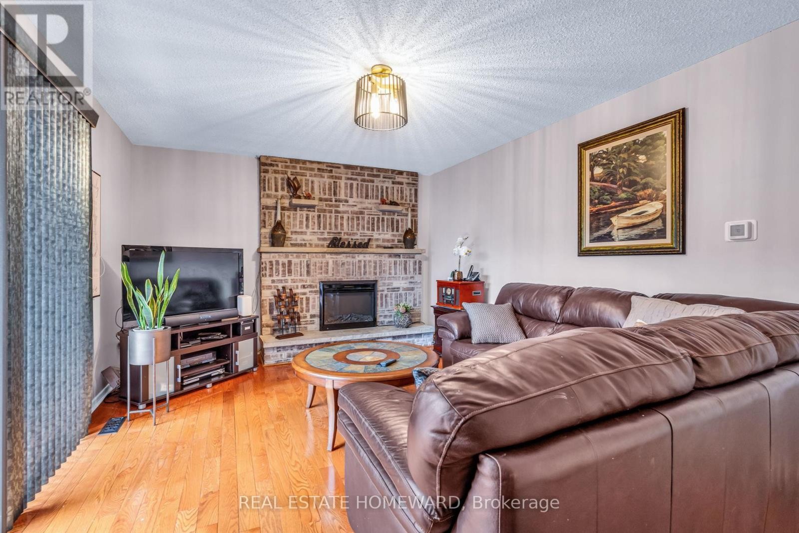 












2032 SHANNON DRIVE

,
Mississauga (Sheridan),




Ontario
L5H3W3

