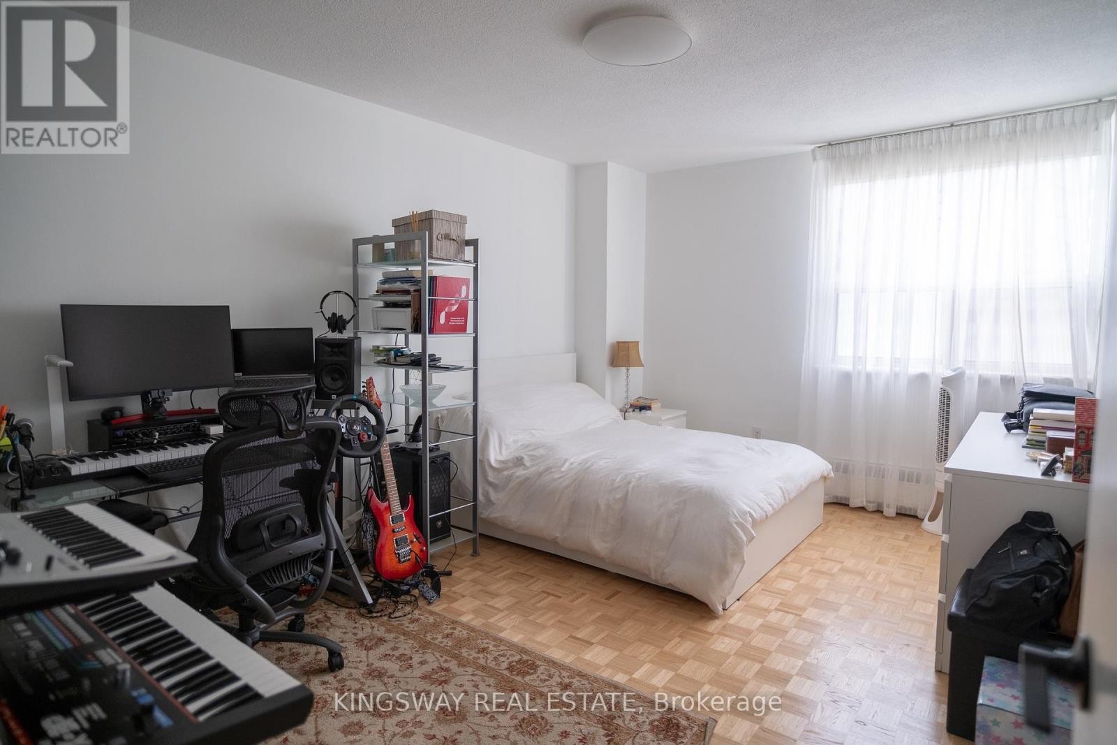 












518 - 451 THE WEST MALL DRIVE

,
Toronto (Etobicoke West Mall),




Ontario
M9C1G1

