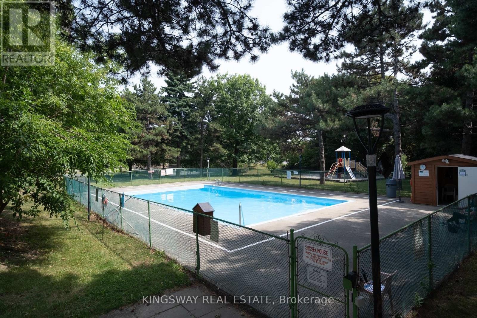 












518 - 451 THE WEST MALL DRIVE

,
Toronto (Etobicoke West Mall),




Ontario
M9C1G1

