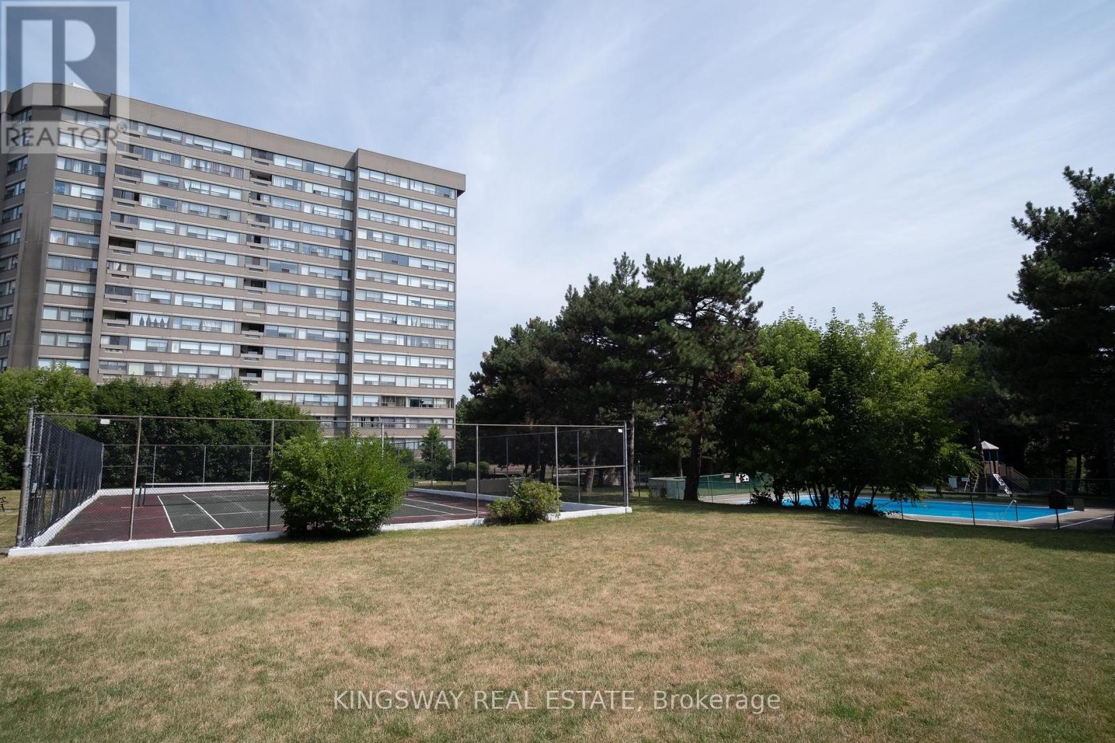 












518 - 451 THE WEST MALL DRIVE

,
Toronto (Etobicoke West Mall),




Ontario
M9C1G1


