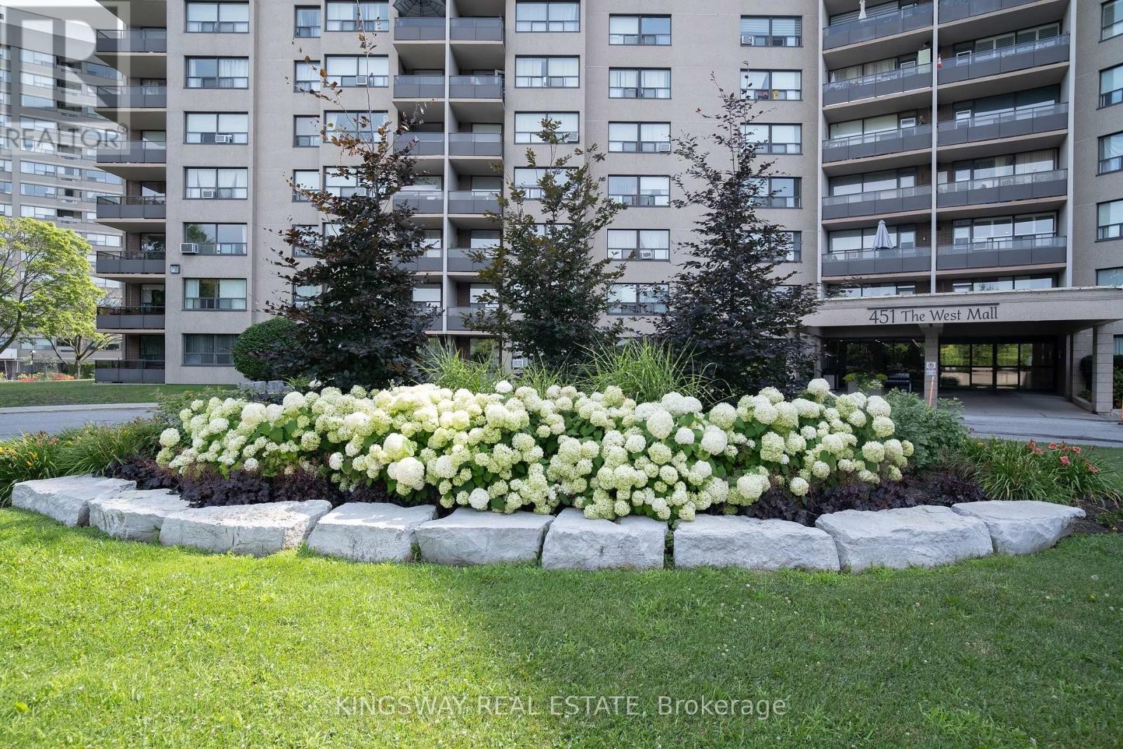 












518 - 451 THE WEST MALL DRIVE

,
Toronto (Etobicoke West Mall),




Ontario
M9C1G1

