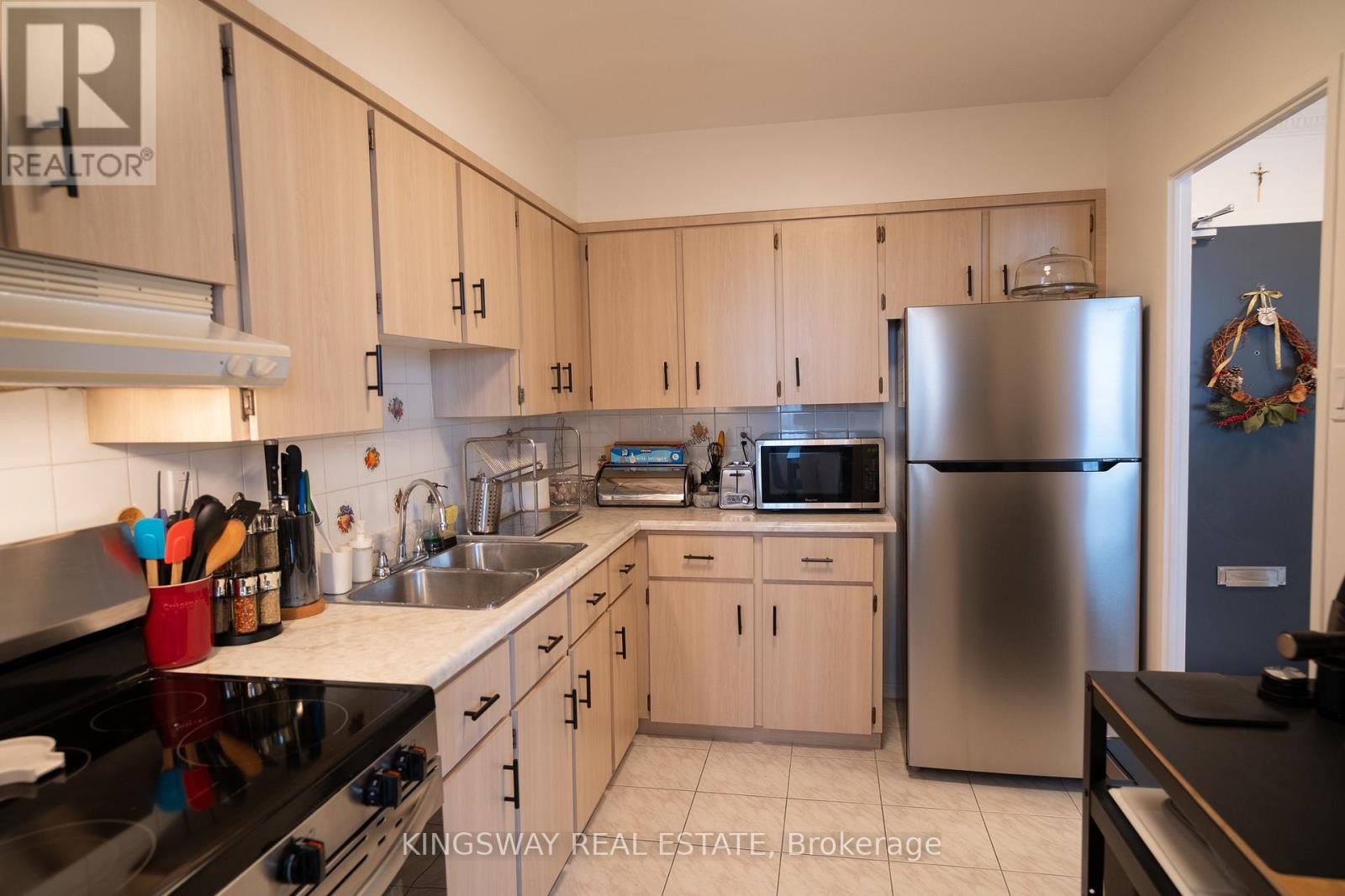 












518 - 451 THE WEST MALL DRIVE

,
Toronto (Etobicoke West Mall),




Ontario
M9C1G1

