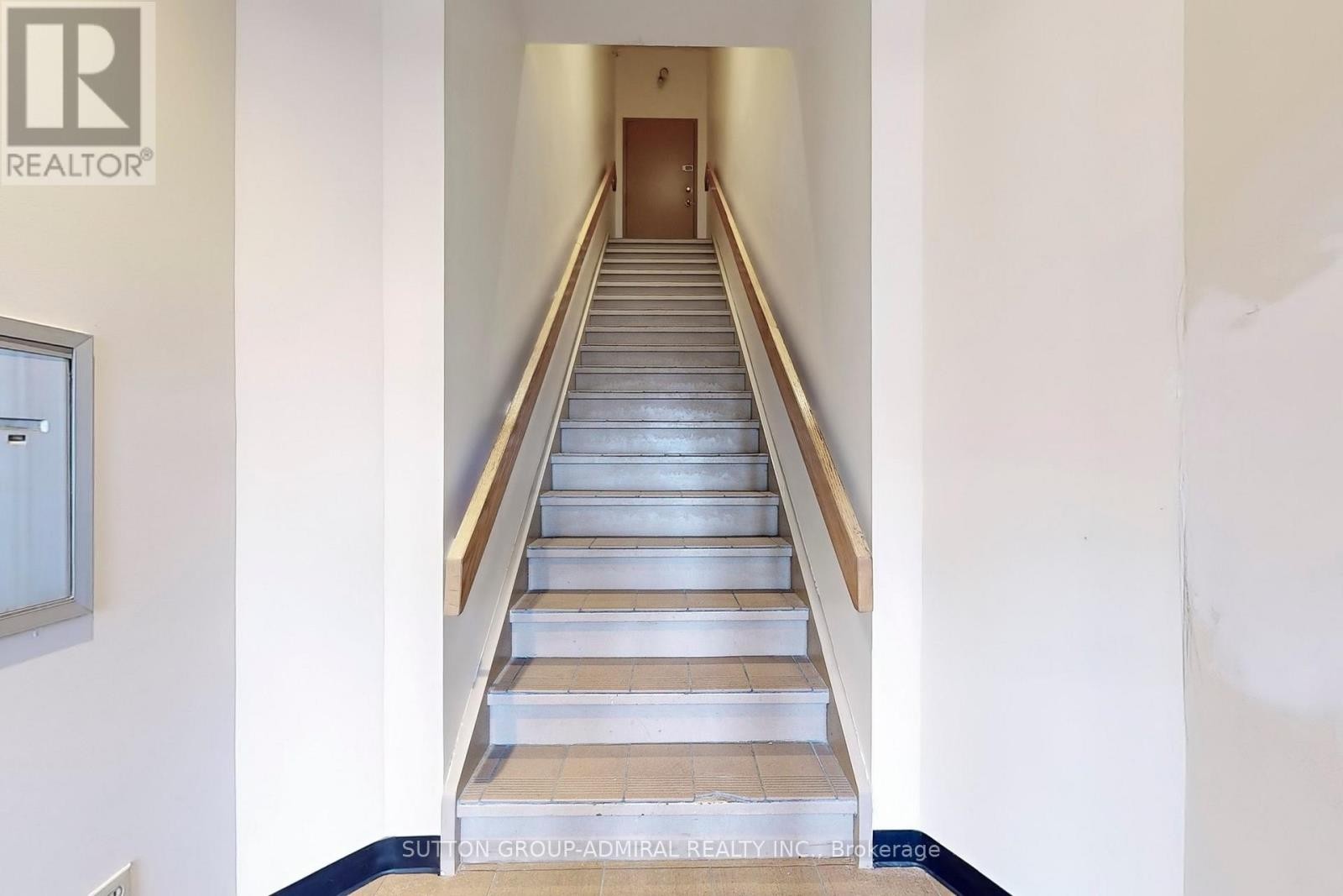 












2ND FLR - 134 MAIN STREET

,
Brampton (Downtown Brampton),




Ontario
L6V1N8

