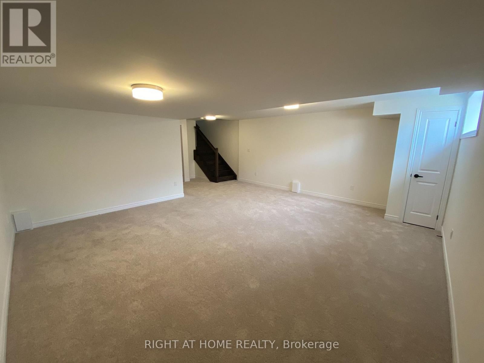 












1323 CHEE CHEE LANDING

,
Milton (FO Ford),




Ontario
L9E1L3

