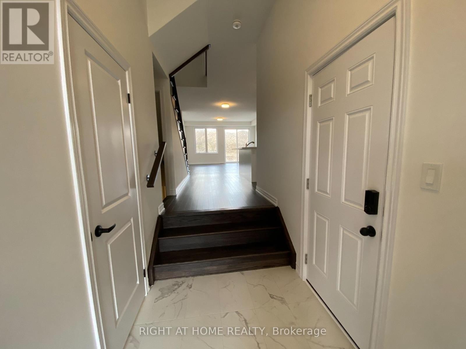 












1323 CHEE CHEE LANDING

,
Milton (FO Ford),




Ontario
L9E1L3

