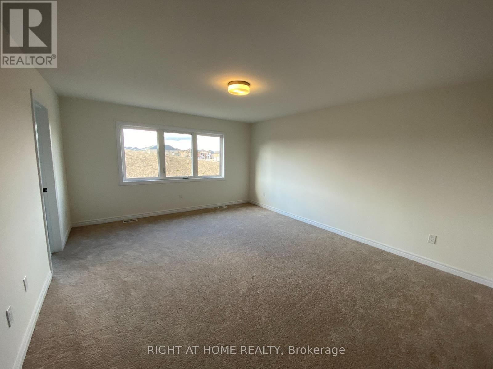 












1323 CHEE CHEE LANDING

,
Milton (FO Ford),




Ontario
L9E1L3

