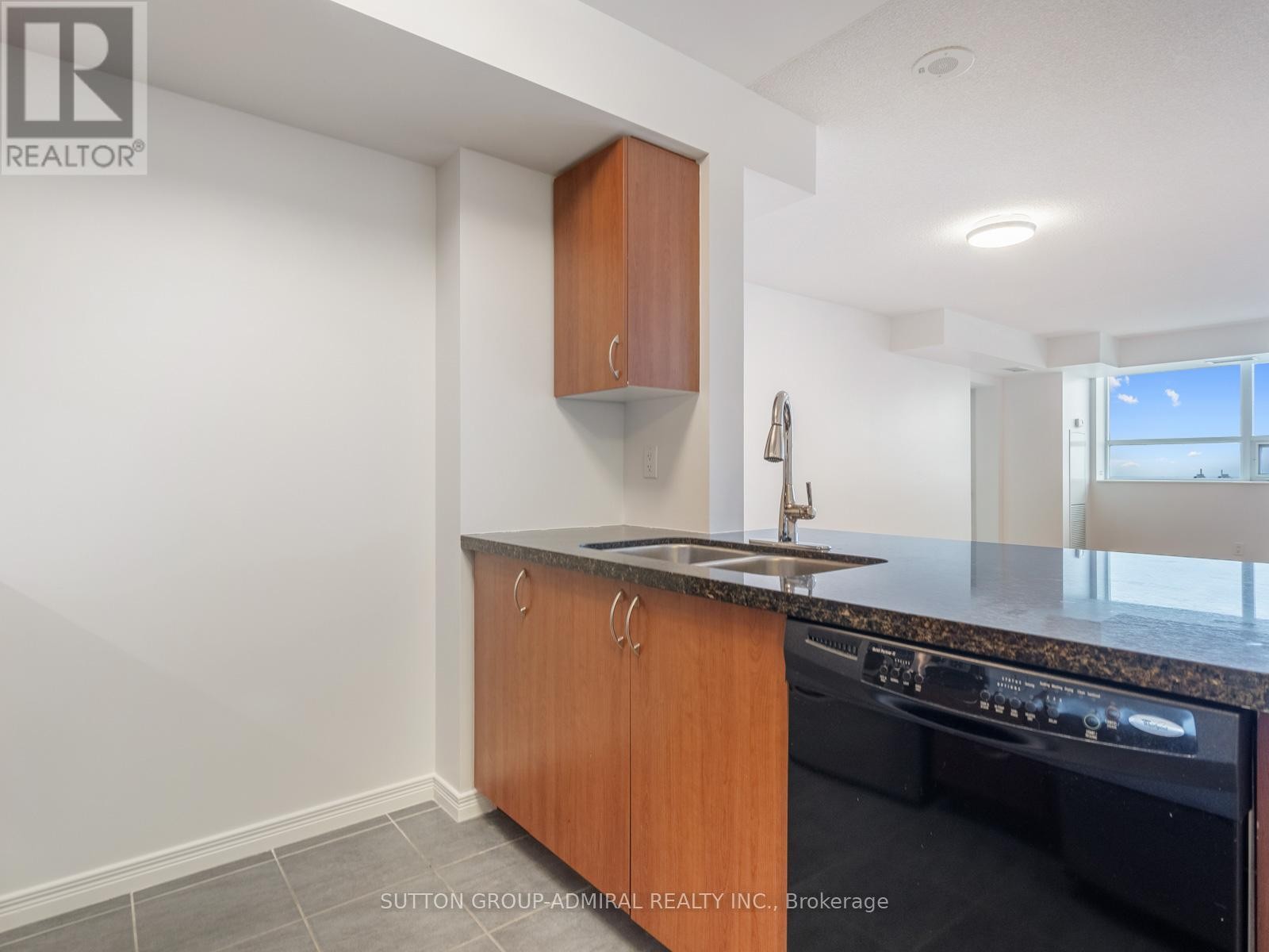 












1715 - 60 HEINTZMAN STREET

,
Toronto (Junction Area),




Ontario
M6P5A1

