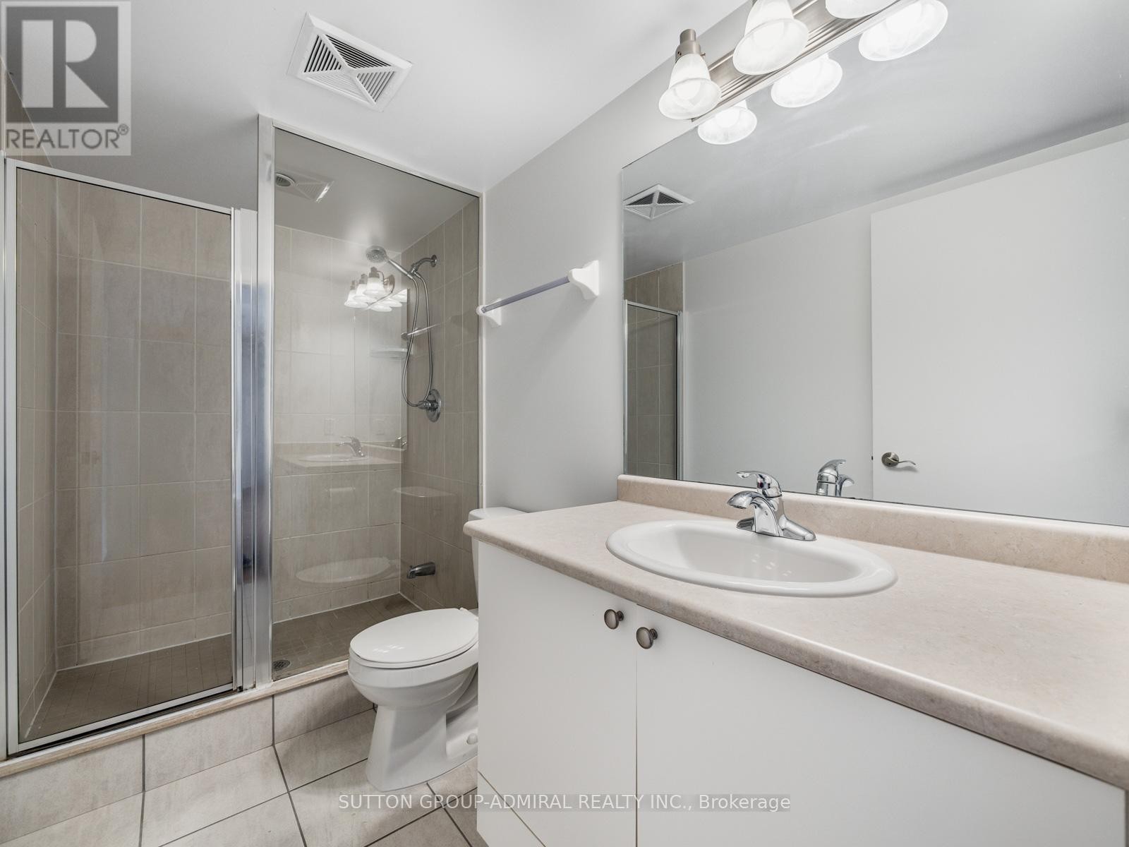 












1715 - 60 HEINTZMAN STREET

,
Toronto (Junction Area),




Ontario
M6P5A1

