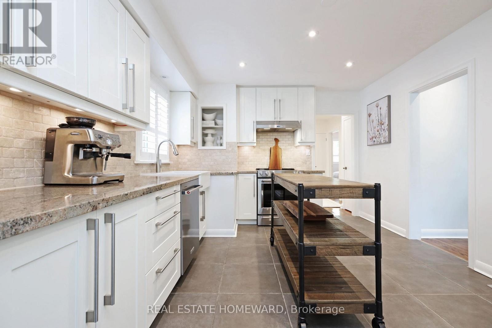 












49 GREENFIELD DRIVE

,
Toronto (Islington-City Centre West),




Ontario
M9B1H2

