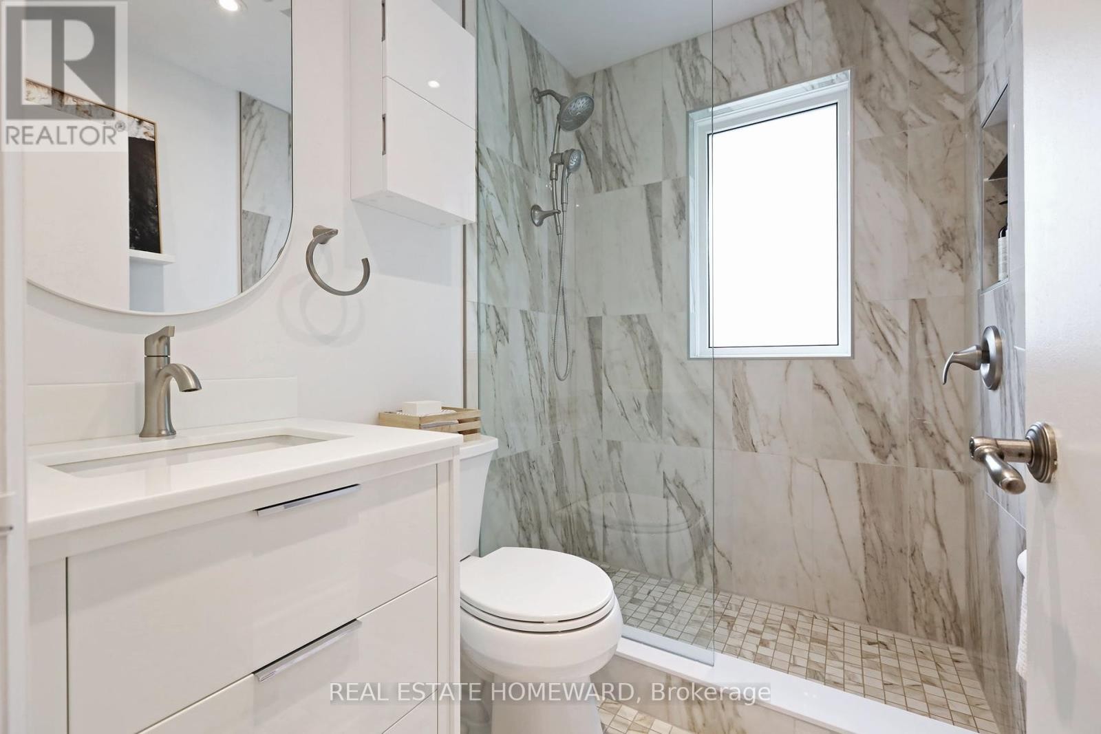 












49 GREENFIELD DRIVE

,
Toronto (Islington-City Centre West),




Ontario
M9B1H2


