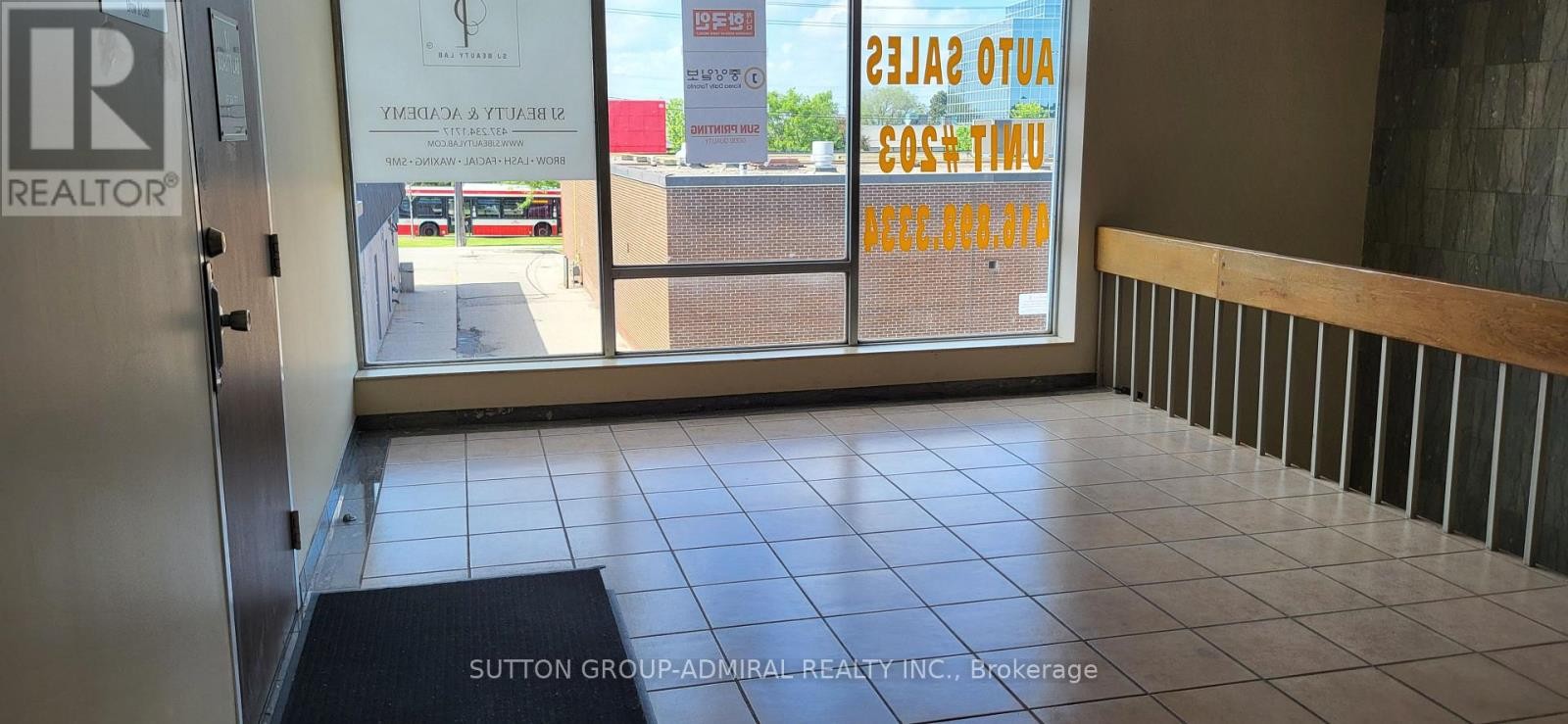 












200A - 1001 FINCH AVENUE W

,
Toronto (York University Heights),




Ontario
M3J2C7

