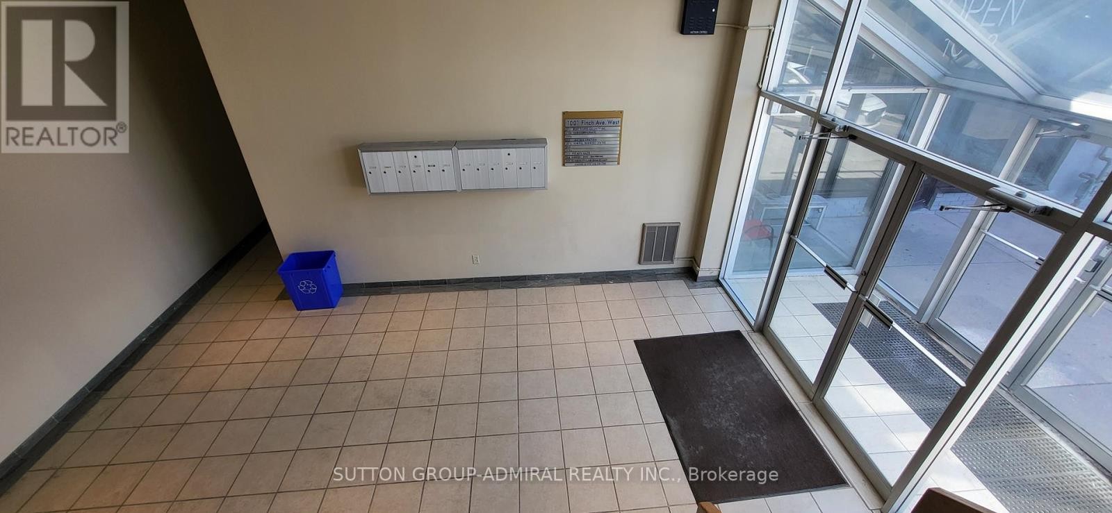 












200A - 1001 FINCH AVENUE W

,
Toronto (York University Heights),




Ontario
M3J2C7

