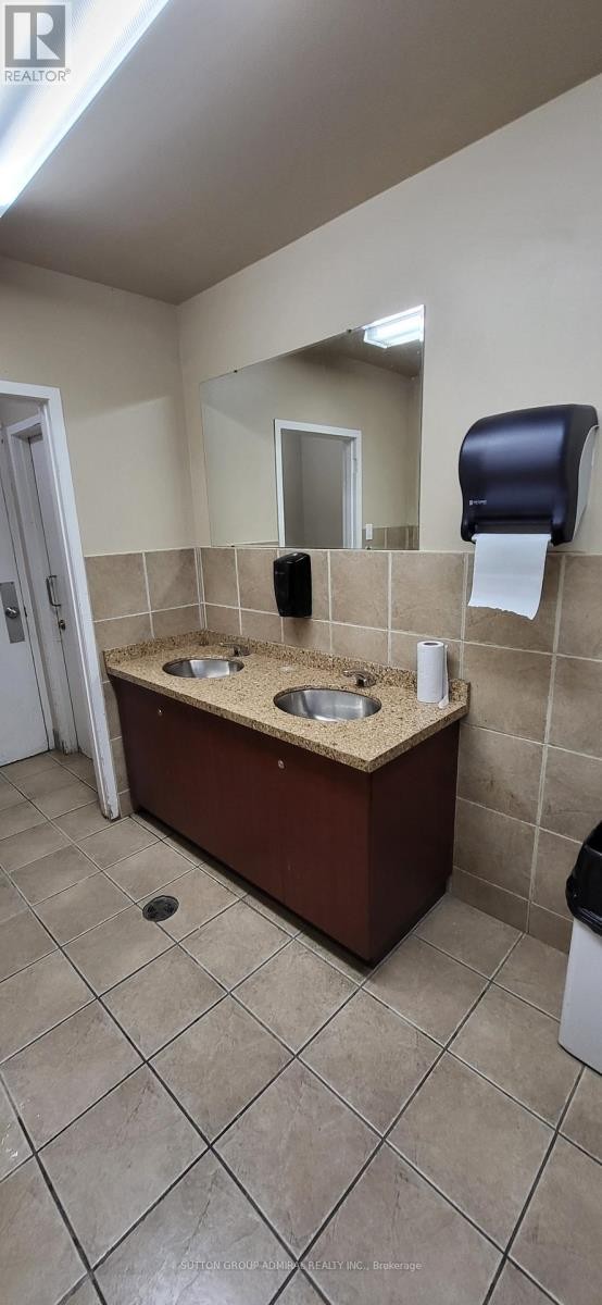 












200A - 1001 FINCH AVENUE W

,
Toronto (York University Heights),




Ontario
M3J2C7

