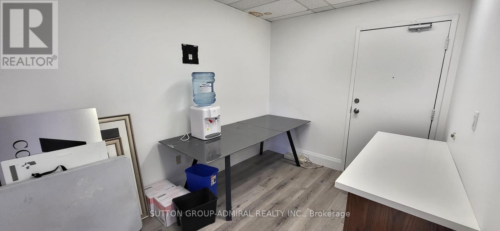 












200A - 1001 FINCH AVENUE W

,
Toronto (York University Heights),




Ontario
M3J2C7

