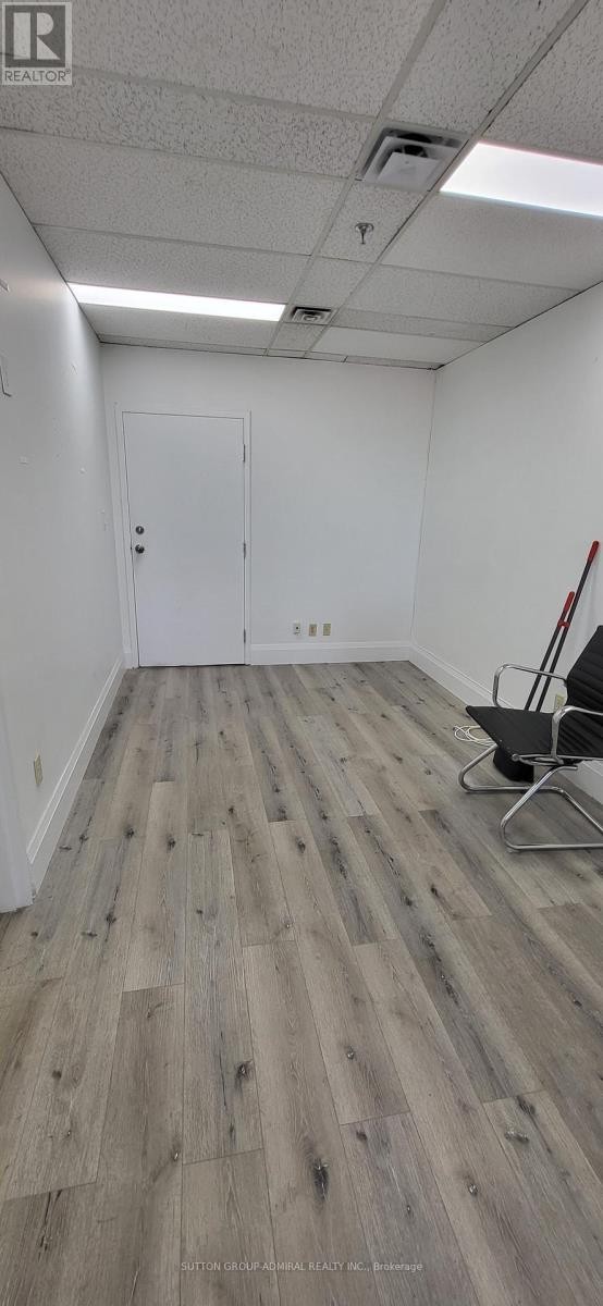 












200A - 1001 FINCH AVENUE W

,
Toronto (York University Heights),




Ontario
M3J2C7


