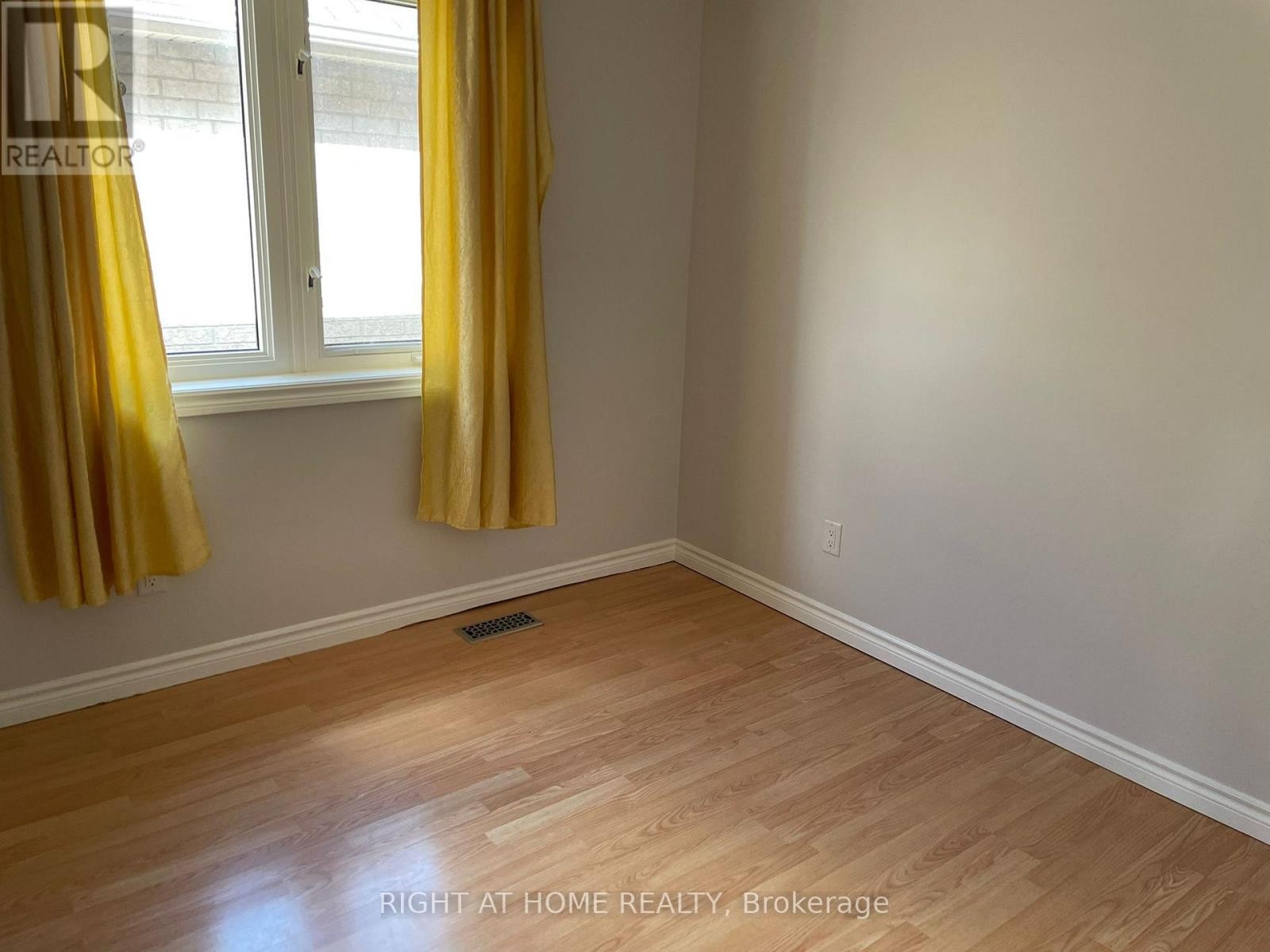 












MAIN AND 2ND LEVEL - 35 ECHORIDGE DRIVE

,
Brampton (Fletcher's Meadow),




Ontario
L7A3K8

