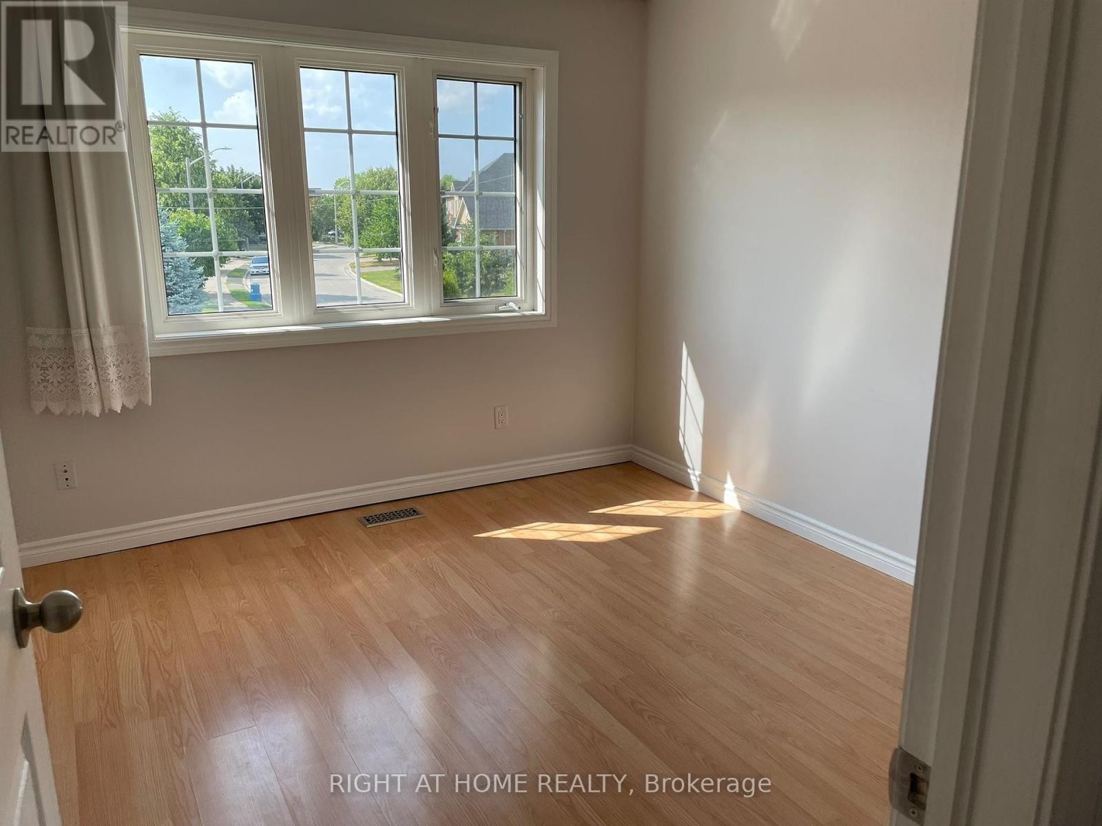 












MAIN AND 2ND LEVEL - 35 ECHORIDGE DRIVE

,
Brampton (Fletcher's Meadow),




Ontario
L7A3K8

