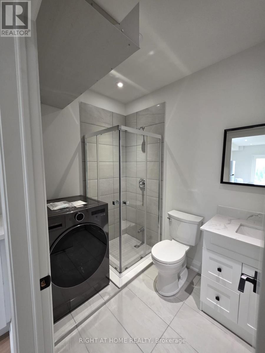












UNIT 4 - 339 RANEE AVE AVENUE S

,
Toronto (Yorkdale-Glen Park),




Ontario
M6A1N9

