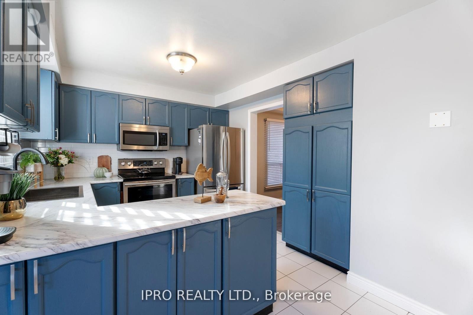 












6070 PRAIRIE CIRCLE

,
Mississauga (Lisgar),




Ontario
L5N5Z5

