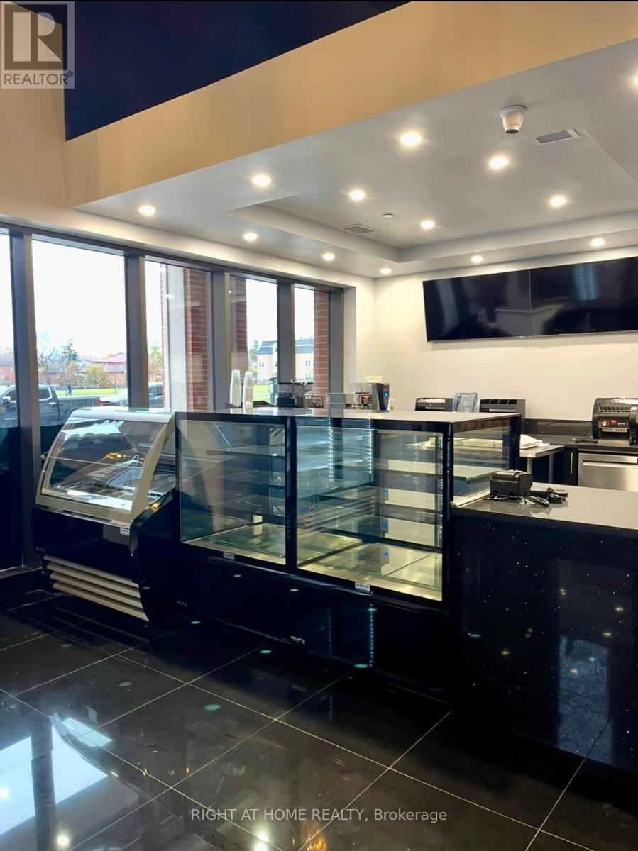 












106 - 38 VIA BAGNATO

,
Toronto (Yorkdale-Glen Park),




Ontario
M6A0B1

