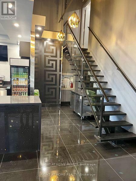 












106 - 38 VIA BAGNATO

,
Toronto (Yorkdale-Glen Park),




Ontario
M6A0B1

