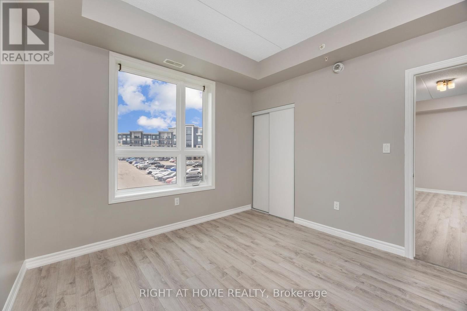 












222 - 640 SAUVE STREET

,
Milton (BE Beaty),




Ontario
L9T9A7

