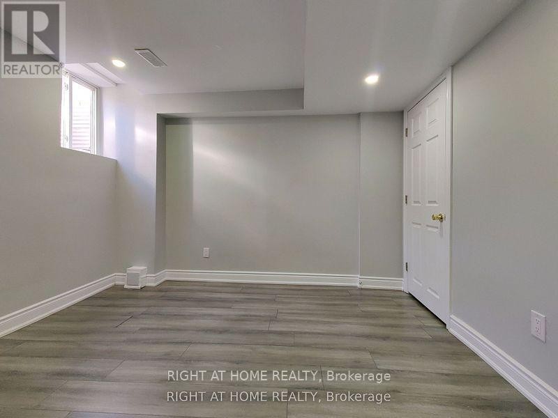 












LOWER - 33 SCHOONER DRIVE

,
Brampton (Fletcher's Meadow),




Ontario
L7A3H3

