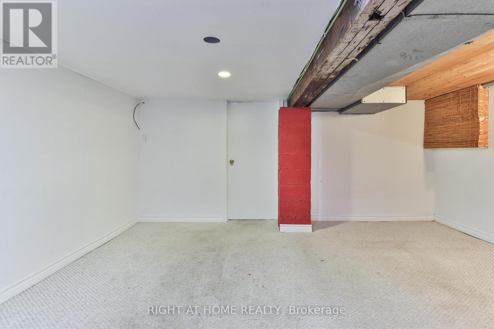 












948 RUNNYMEDE ROAD

,
Toronto (Rockcliffe-Smythe),




Ontario
M6N3W4

