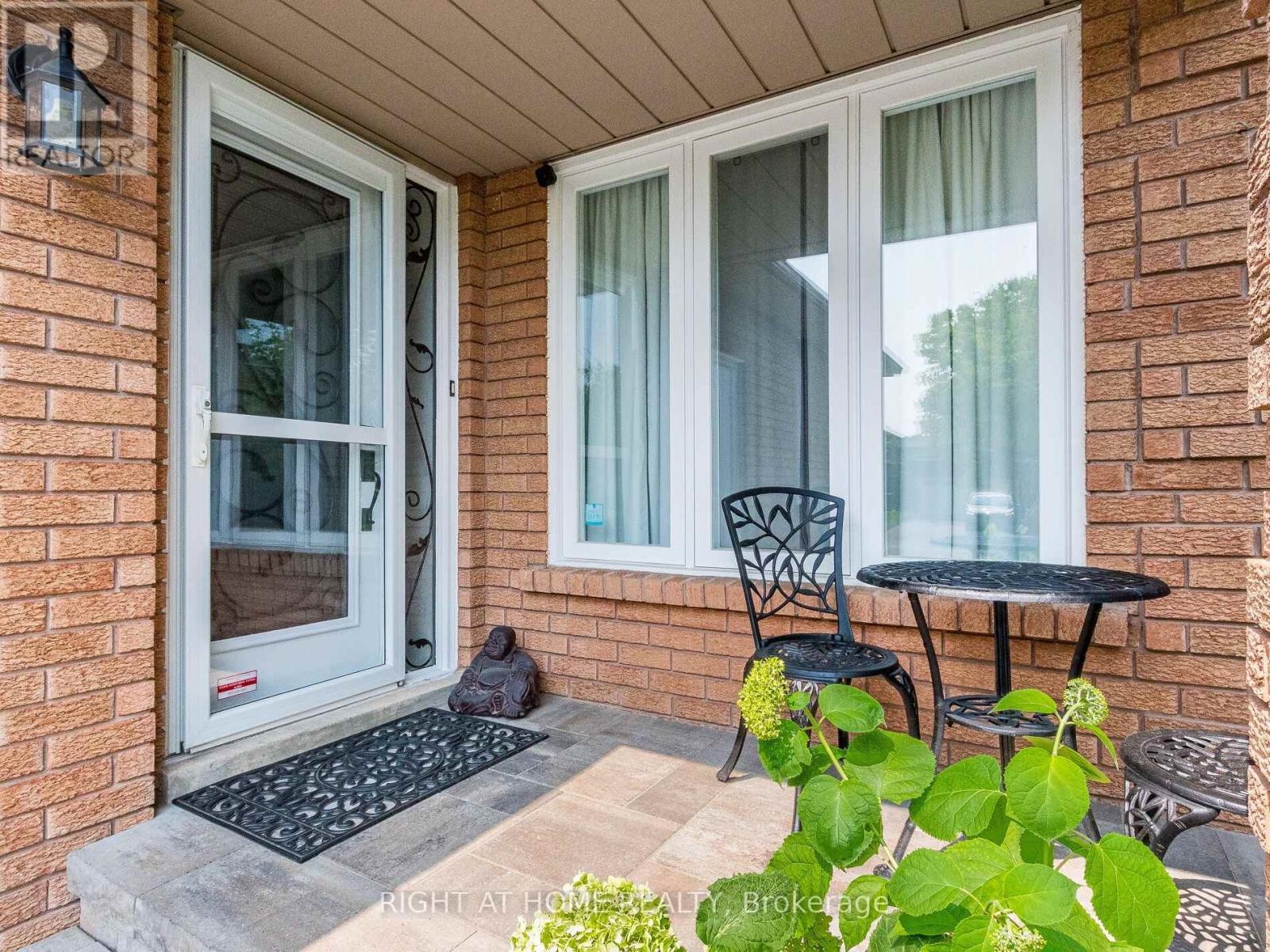 












3306 COLUMBINE CRESCENT

,
Mississauga (Lisgar),




Ontario
L5N6A8

