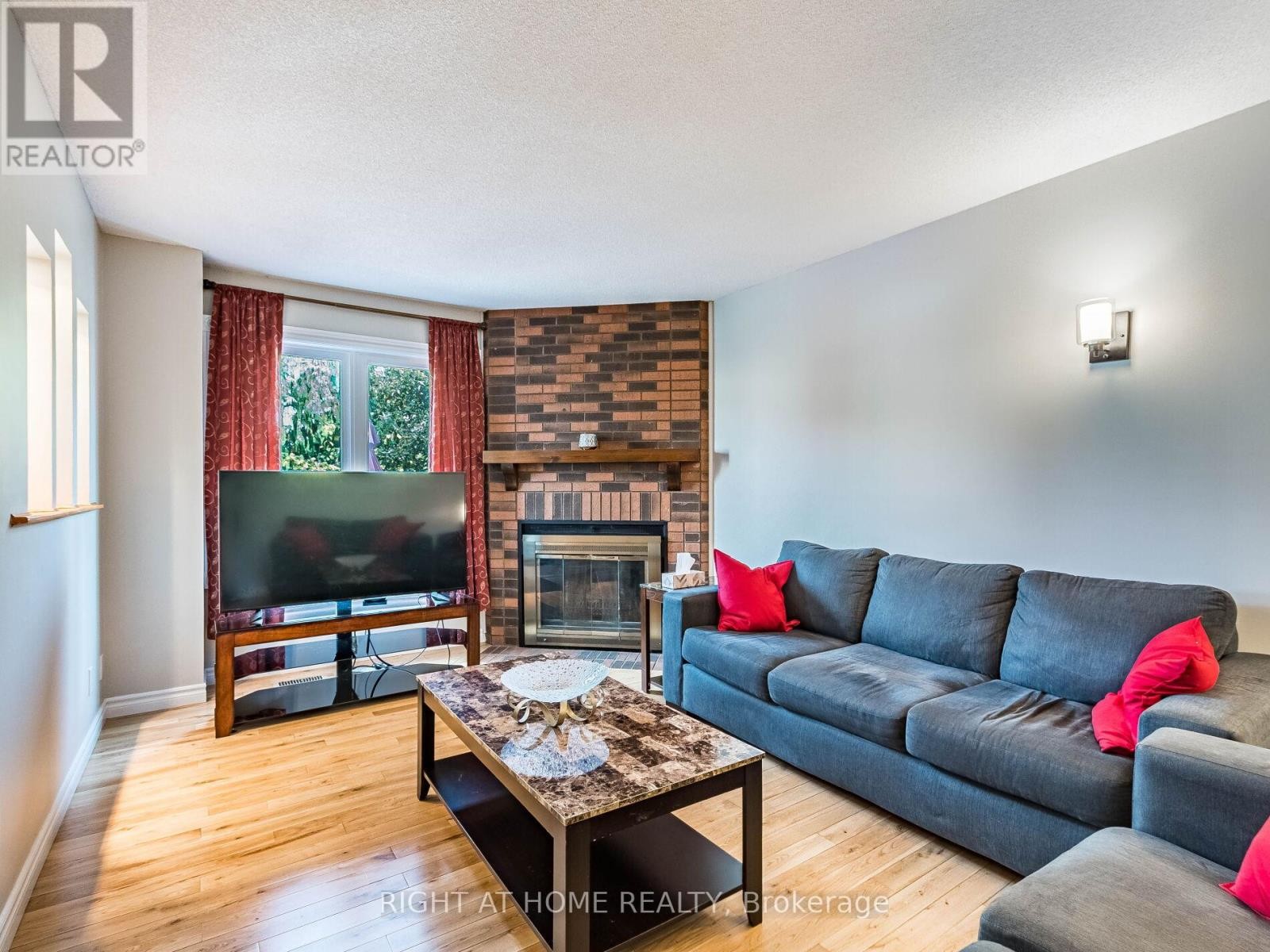 












3306 COLUMBINE CRESCENT

,
Mississauga (Lisgar),




Ontario
L5N6A8

