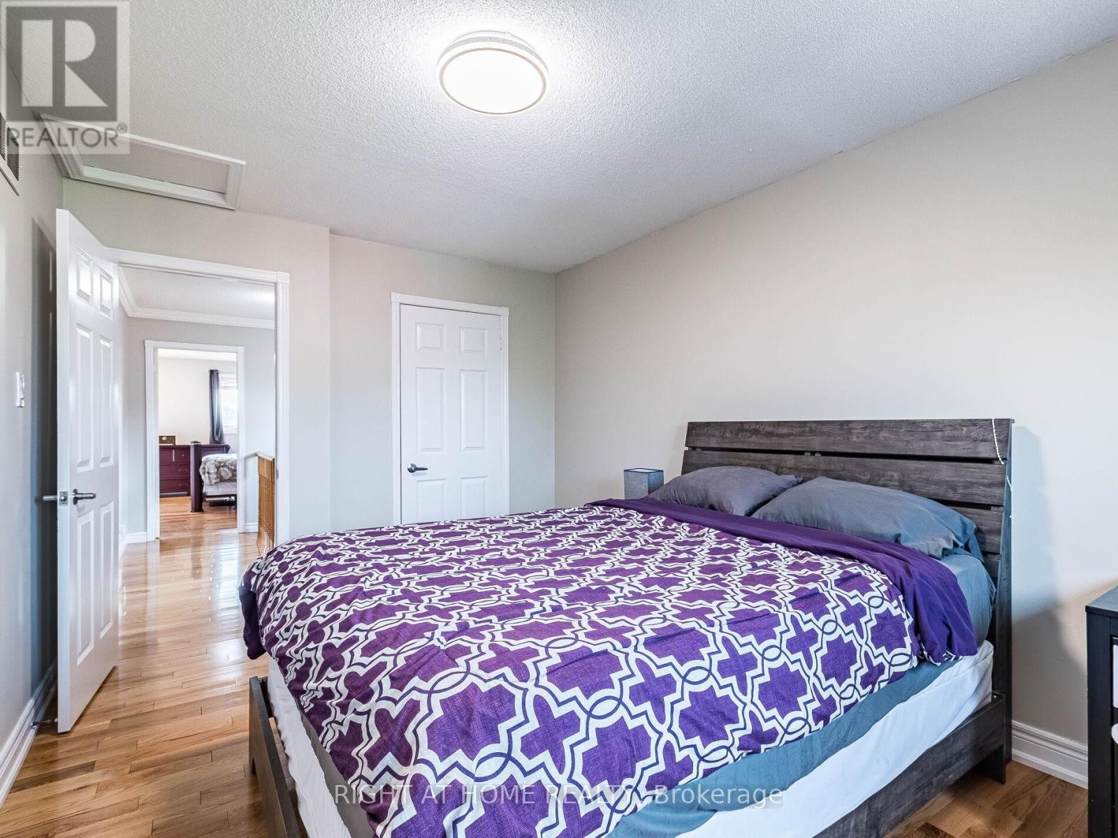 












3306 COLUMBINE CRESCENT

,
Mississauga (Lisgar),




Ontario
L5N6A8

