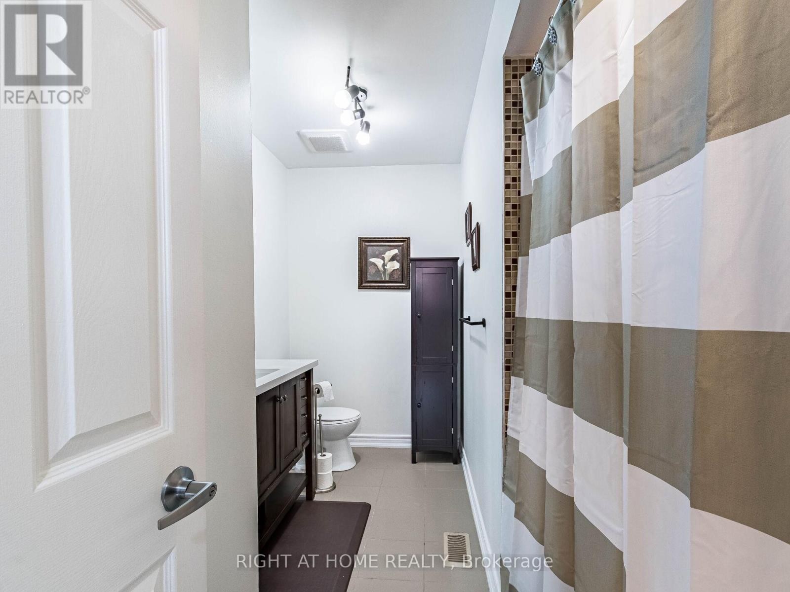 












3306 COLUMBINE CRESCENT

,
Mississauga (Lisgar),




Ontario
L5N6A8

