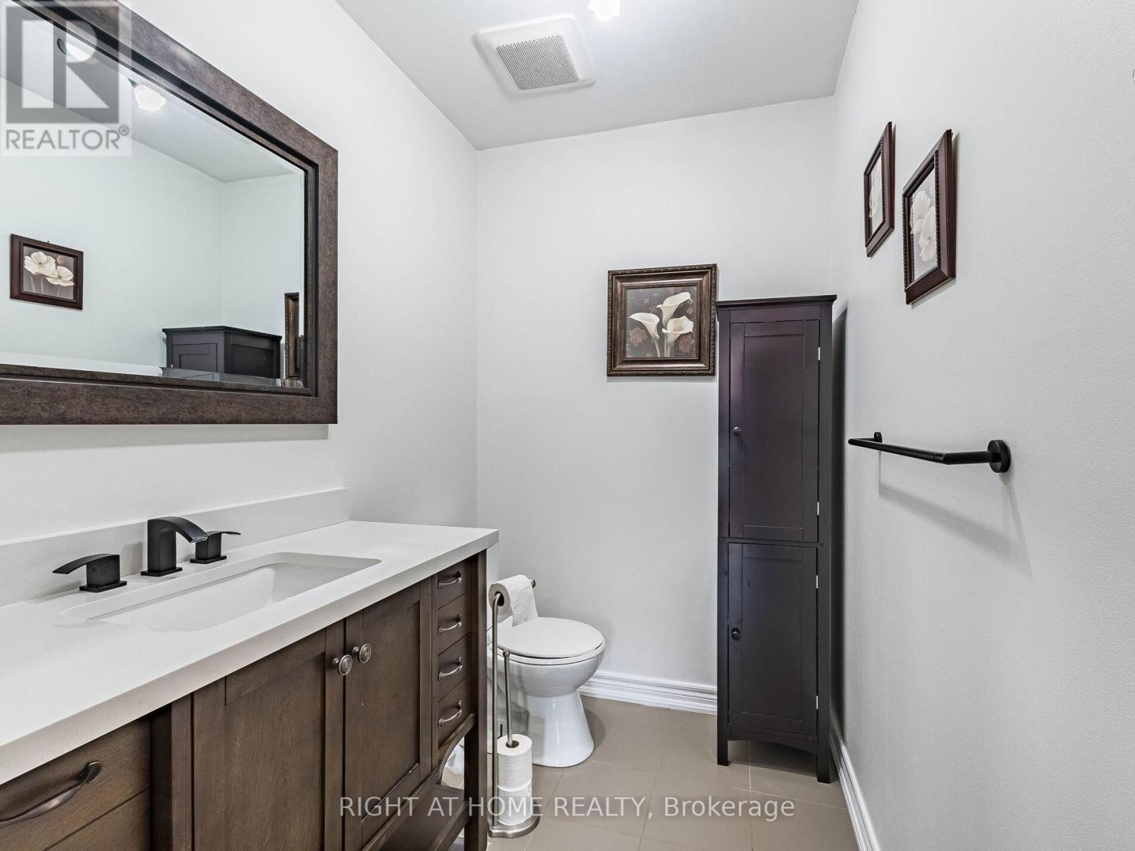 












3306 COLUMBINE CRESCENT

,
Mississauga (Lisgar),




Ontario
L5N6A8

