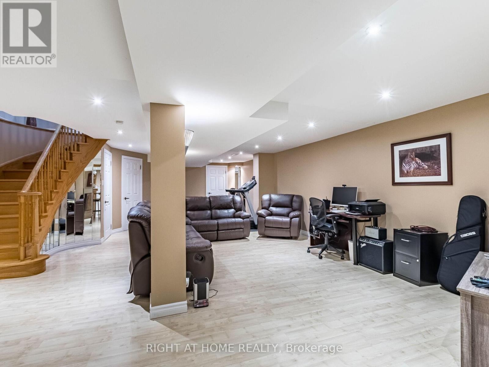 












3306 COLUMBINE CRESCENT

,
Mississauga (Lisgar),




Ontario
L5N6A8

