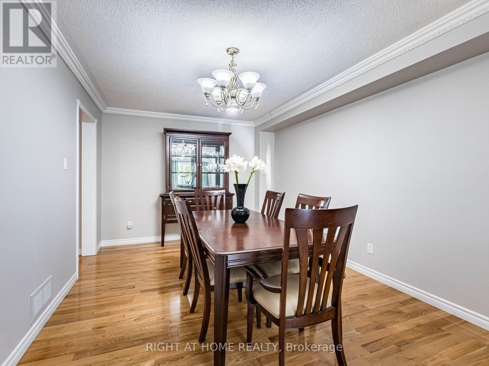 












3306 COLUMBINE CRESCENT

,
Mississauga (Lisgar),




Ontario
L5N6A8

