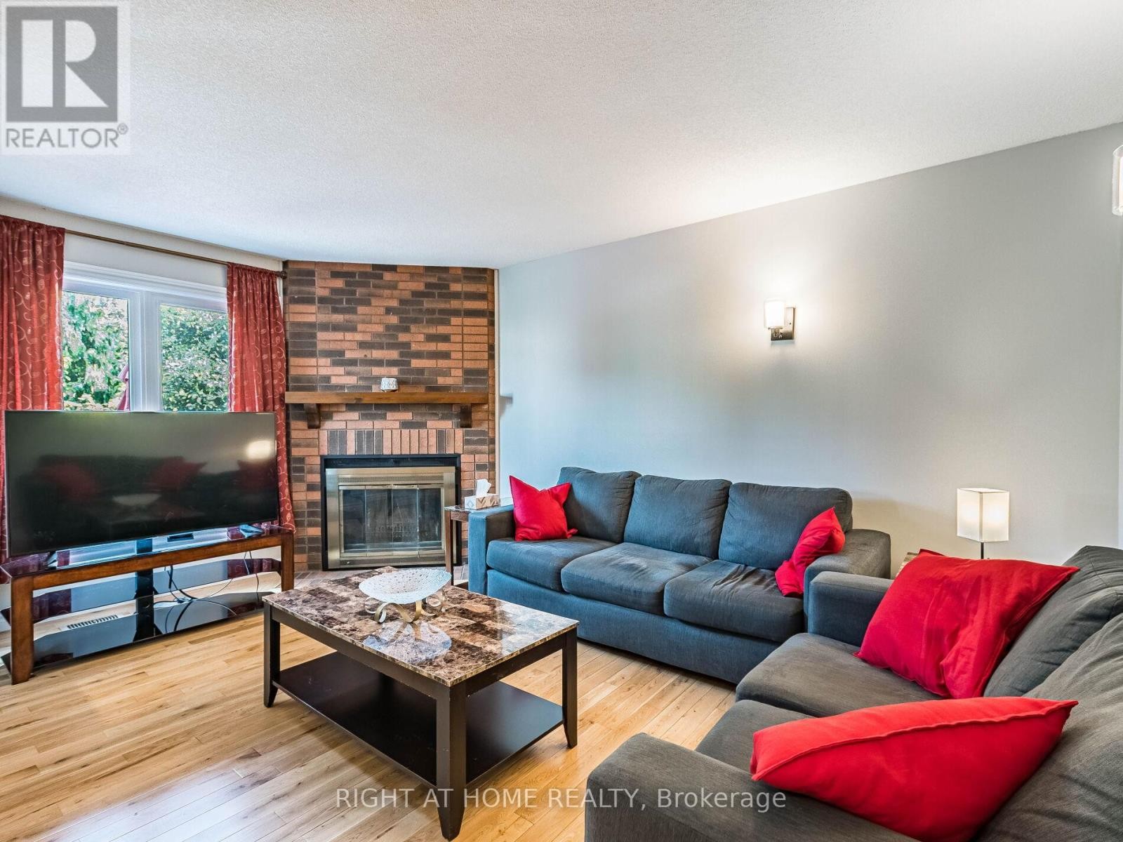 












3306 COLUMBINE CRESCENT

,
Mississauga (Lisgar),




Ontario
L5N6A8

