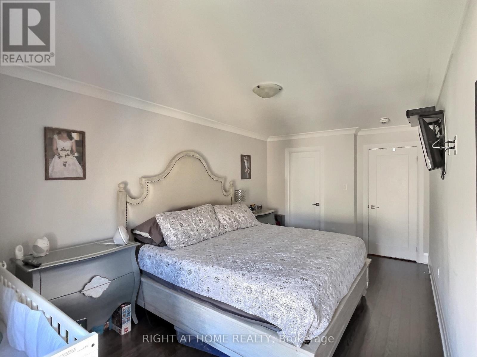












596 MERMAID CRESCENT

,
Mississauga (Lakeview),




Ontario
L5G0B3

