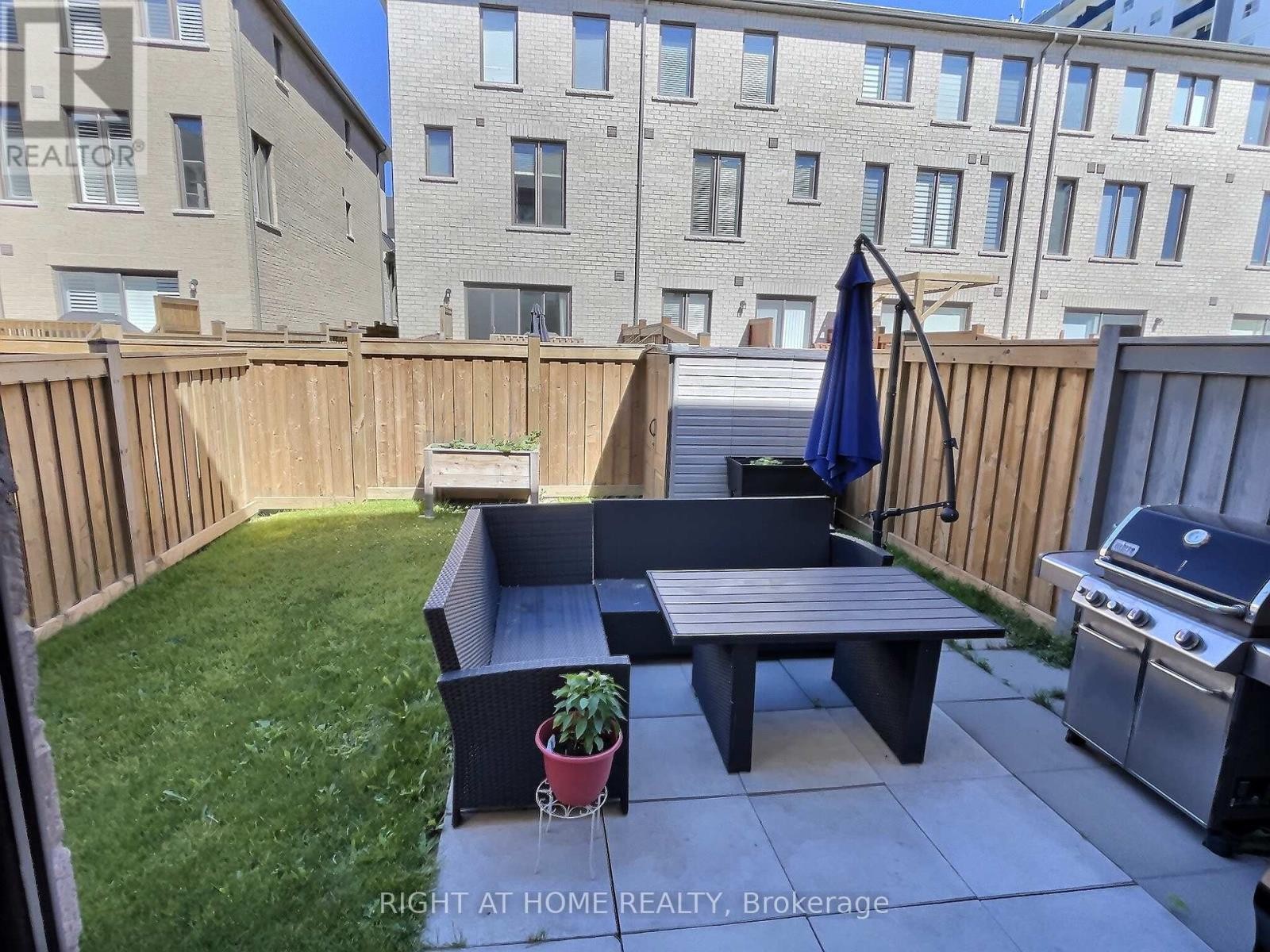 












596 MERMAID CRESCENT

,
Mississauga (Lakeview),




Ontario
L5G0B3


