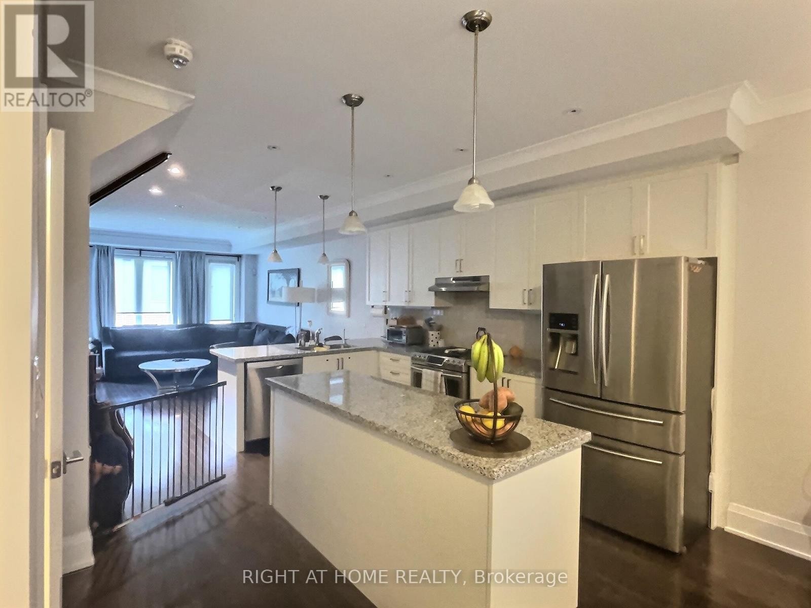 












596 MERMAID CRESCENT

,
Mississauga (Lakeview),




Ontario
L5G0B3

