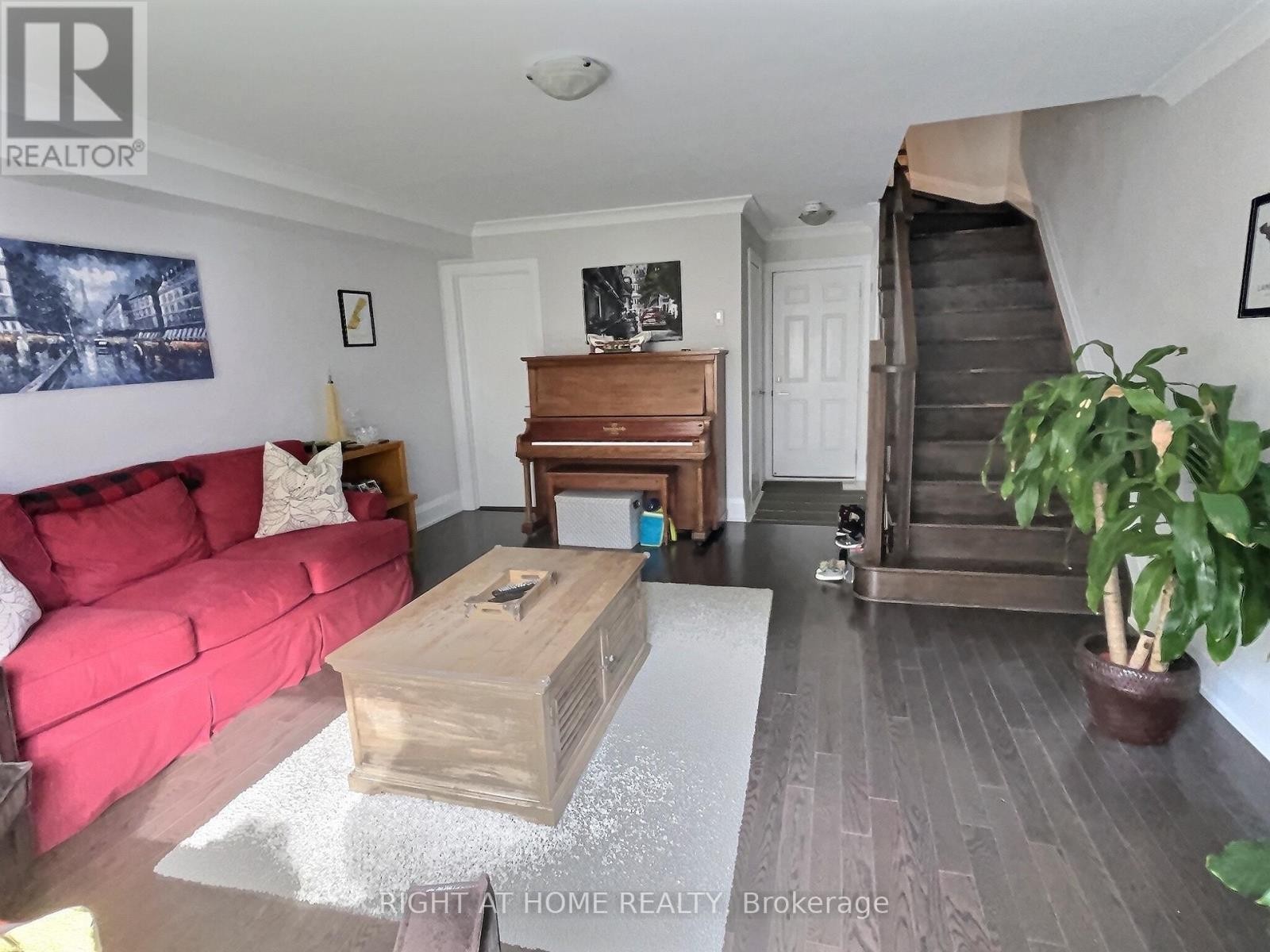 












596 MERMAID CRESCENT

,
Mississauga (Lakeview),




Ontario
L5G0B3

