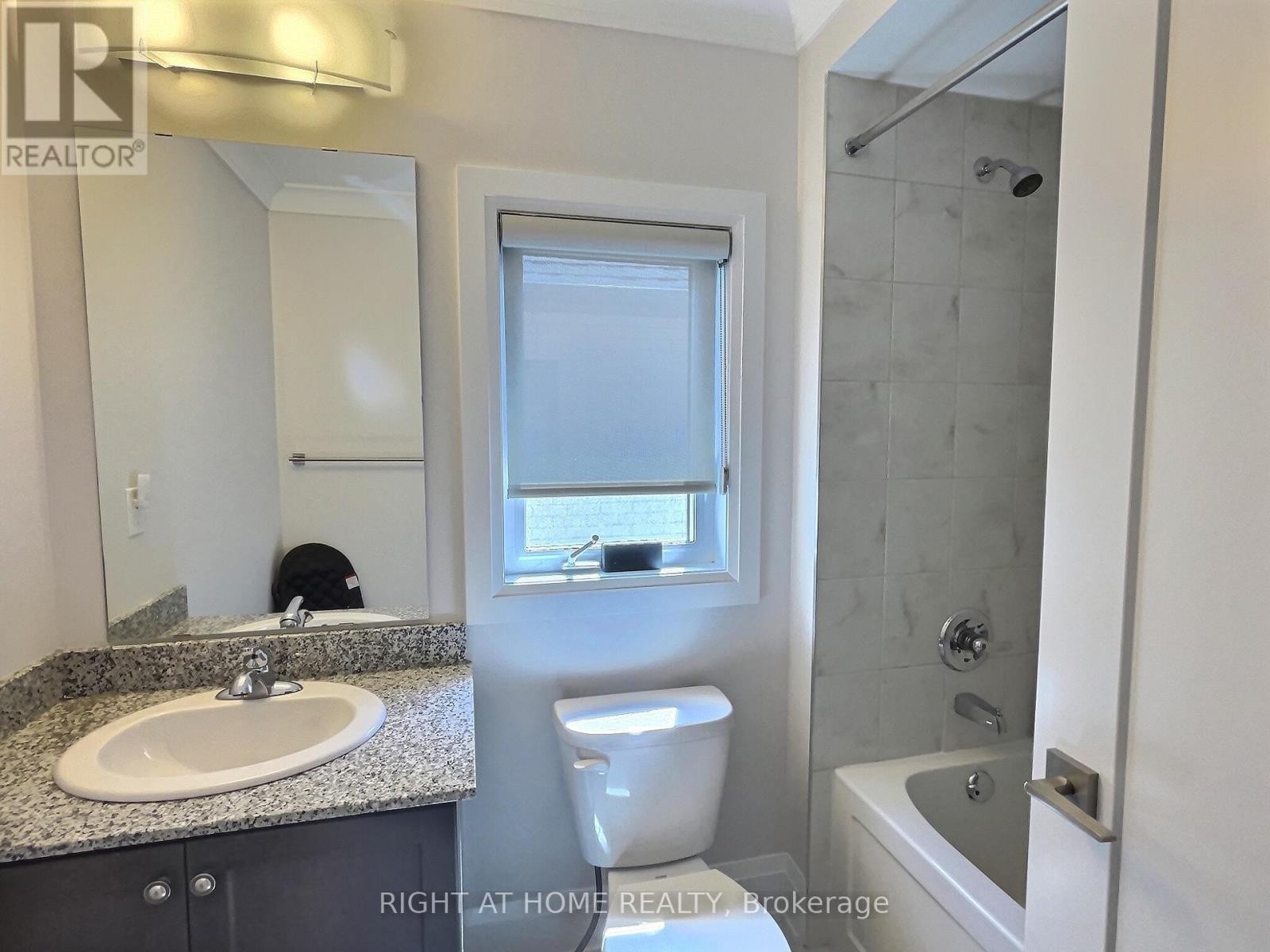 












596 MERMAID CRESCENT

,
Mississauga (Lakeview),




Ontario
L5G0B3

