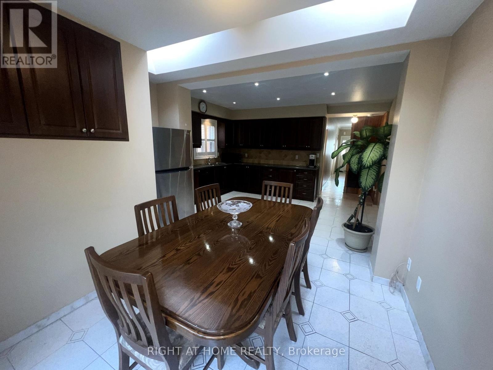 












195 ROSETHORN AVENUE

,
Toronto (Keelesdale-Eglinton West),




Ontario
M6N3L3

