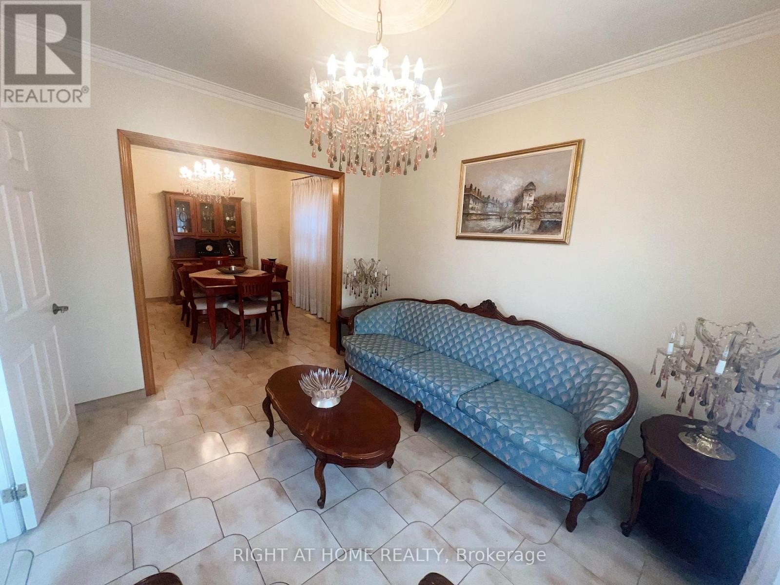 












195 ROSETHORN AVENUE

,
Toronto (Keelesdale-Eglinton West),




Ontario
M6N3L3

