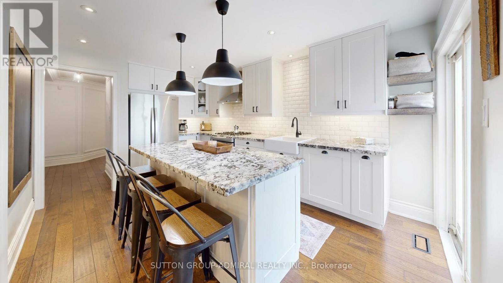 












8 EWART STREET

,
Caledon (Bolton North),




Ontario
L7E2S9

