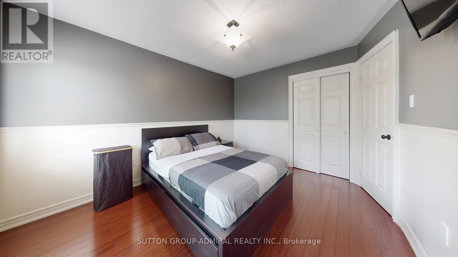 












8 EWART STREET

,
Caledon (Bolton North),




Ontario
L7E2S9

